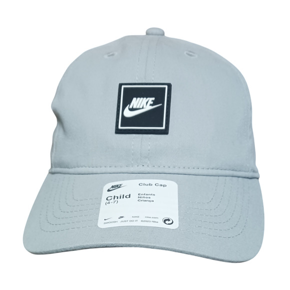 Nike Club Cap Kids Baseball Hat Futura Patch Snapback Light Smoke Gray 4-7 New - Picture 1 of 12